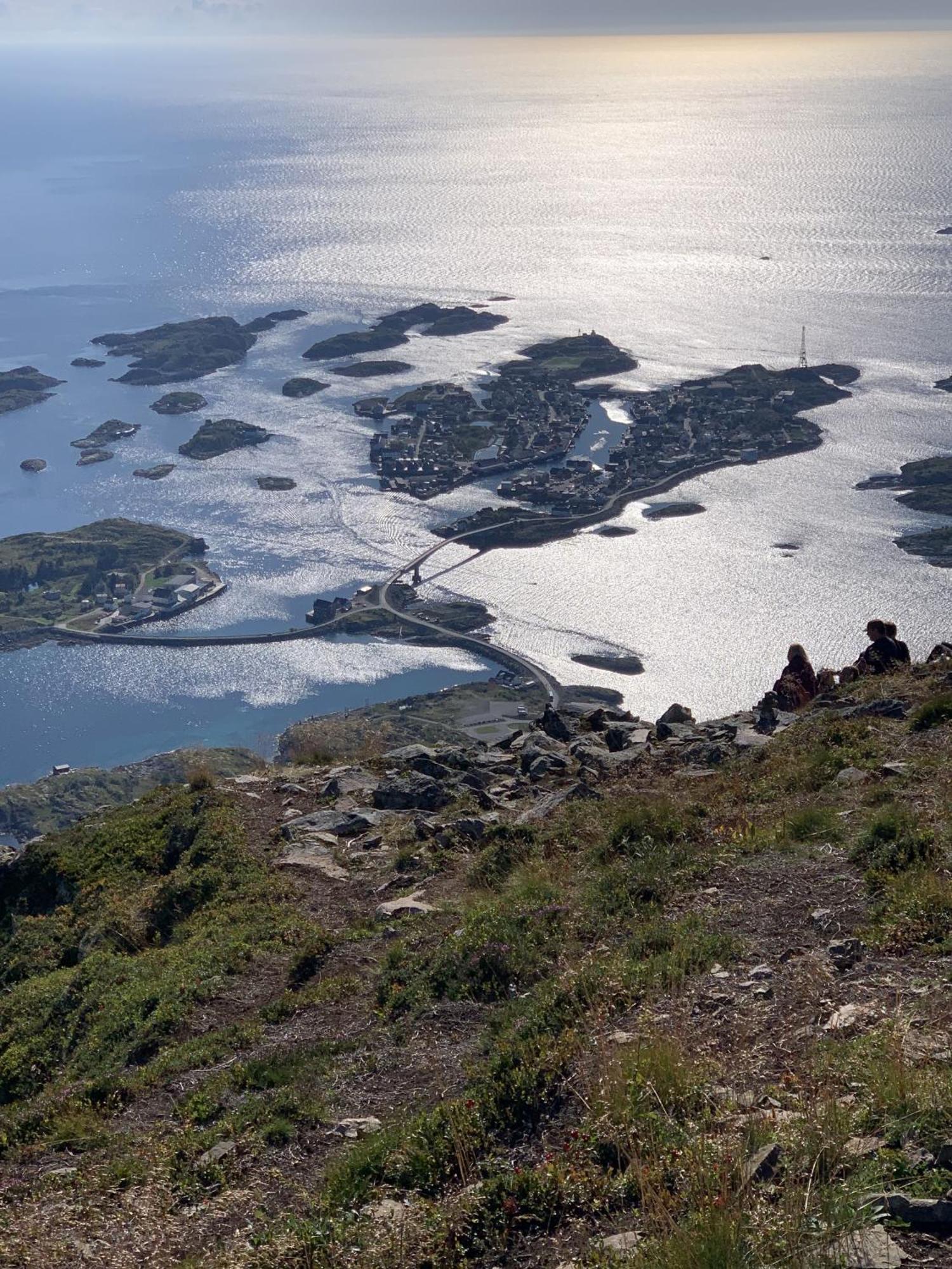 Stor Moderne Leilighet I Henningsvaer, 70 Kvm Buitenkant foto