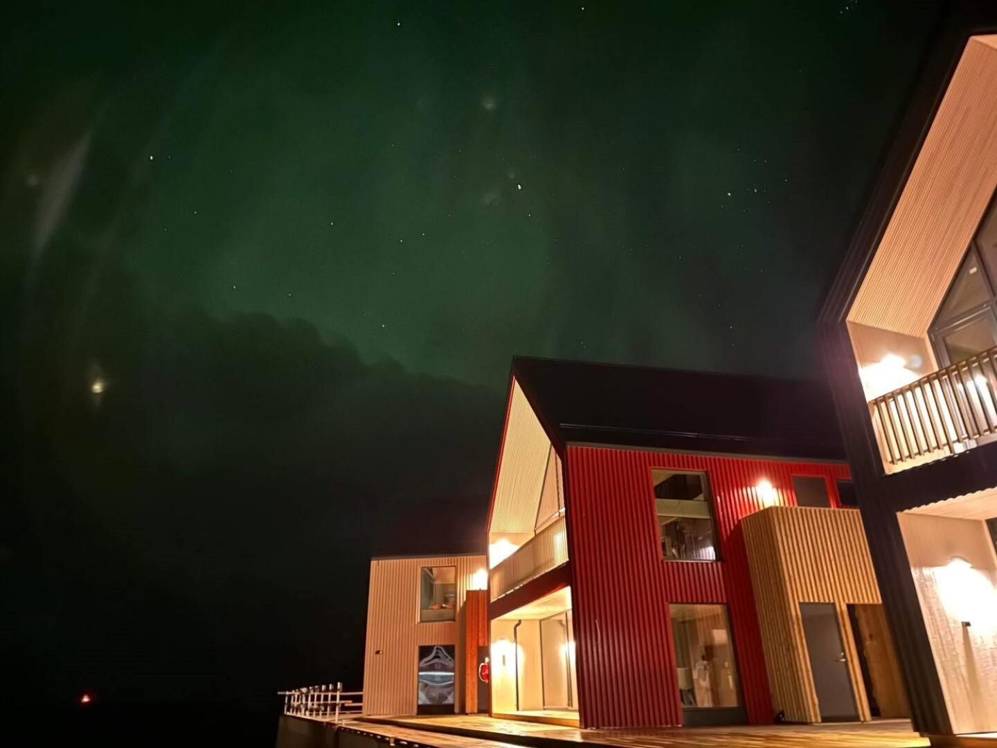 Stor Moderne Leilighet I Henningsvaer, 70 Kvm Buitenkant foto