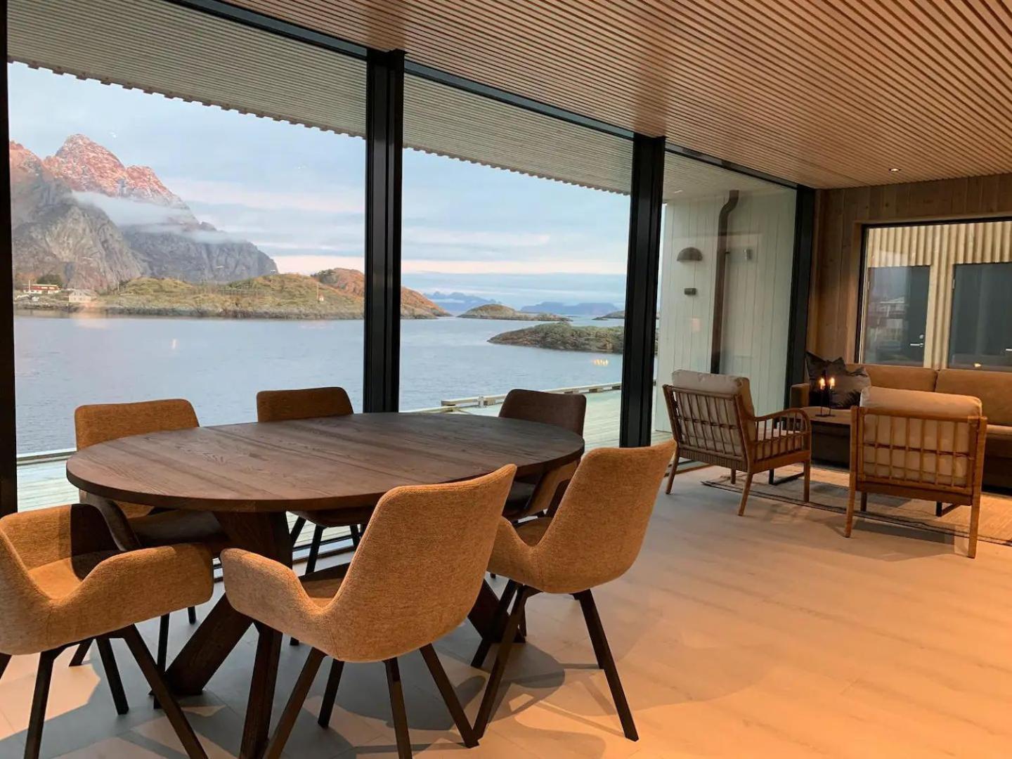 Stor Moderne Leilighet I Henningsvaer, 70 Kvm Buitenkant foto